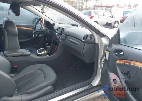 2004 Mercedes-Benz Clk 500 z USA, uszkodzony, nr VIN WDBTK75G04T020385